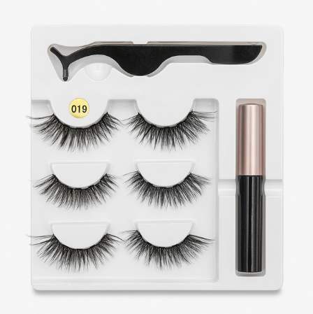 A Pair Of Magnets False Eyelashes